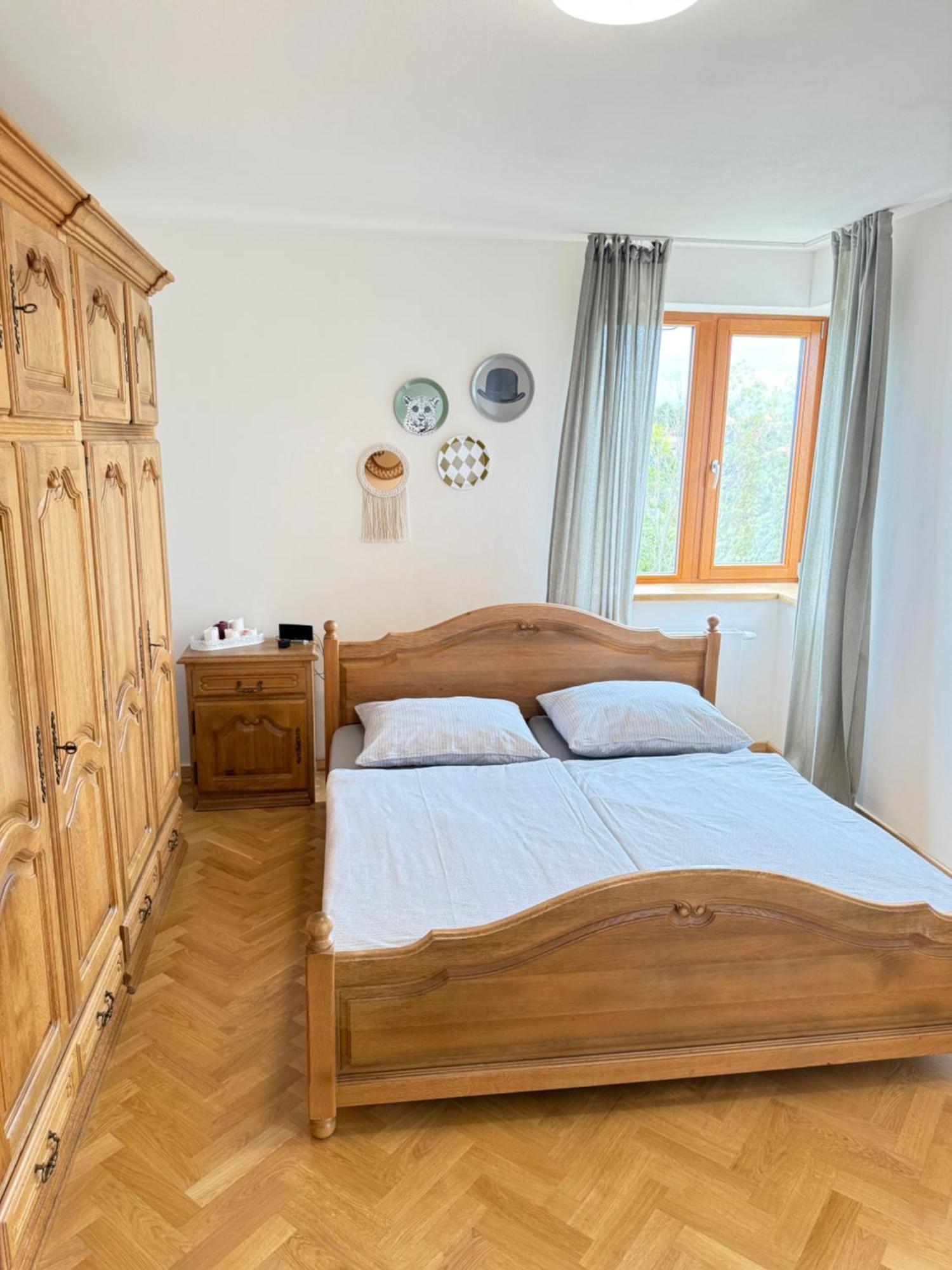Familyvilla, New 4 Luxury Big Apartments, Parking Praha Eksteriør bilde