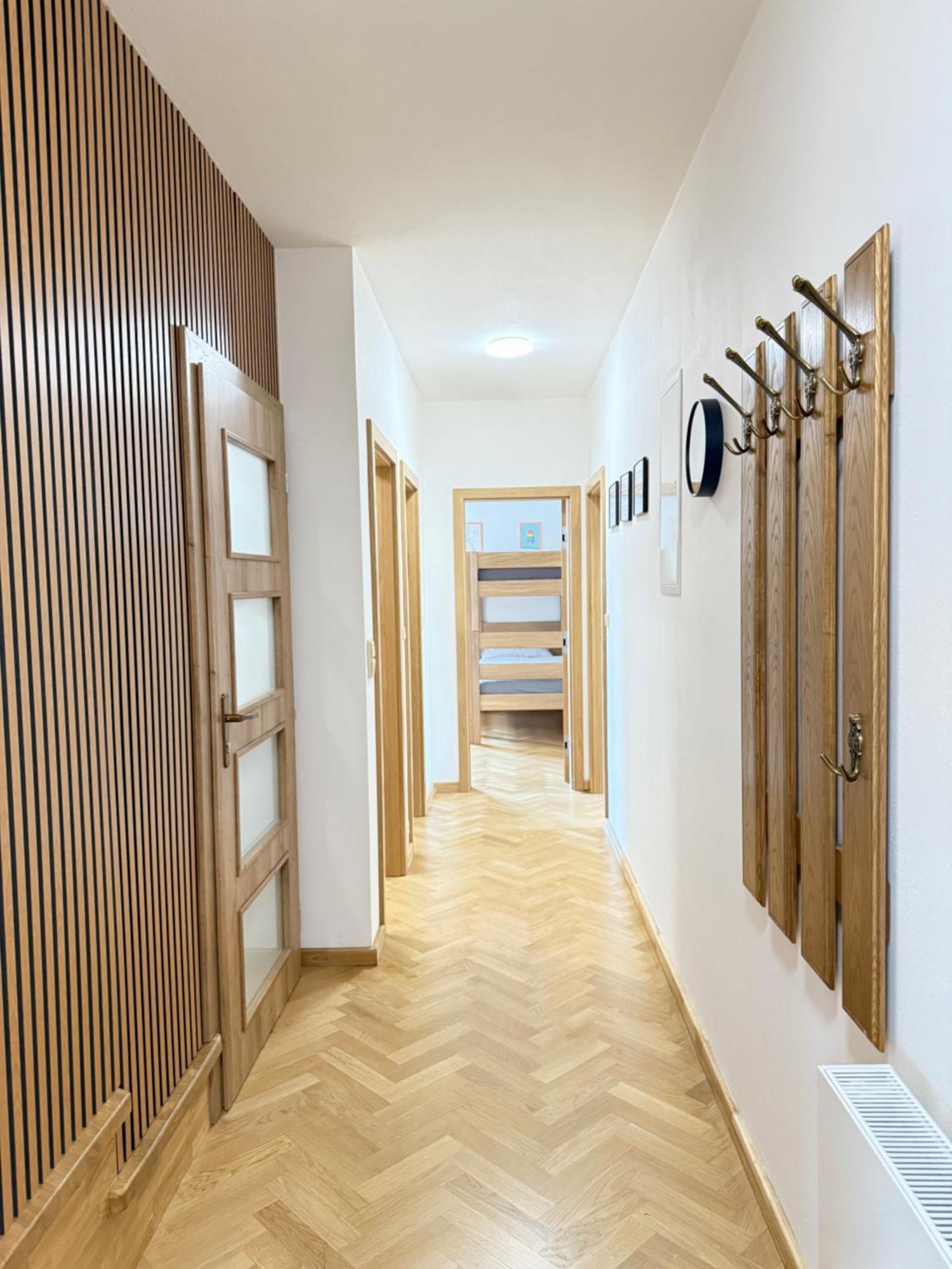 Familyvilla, New 4 Luxury Big Apartments, Parking Praha Eksteriør bilde