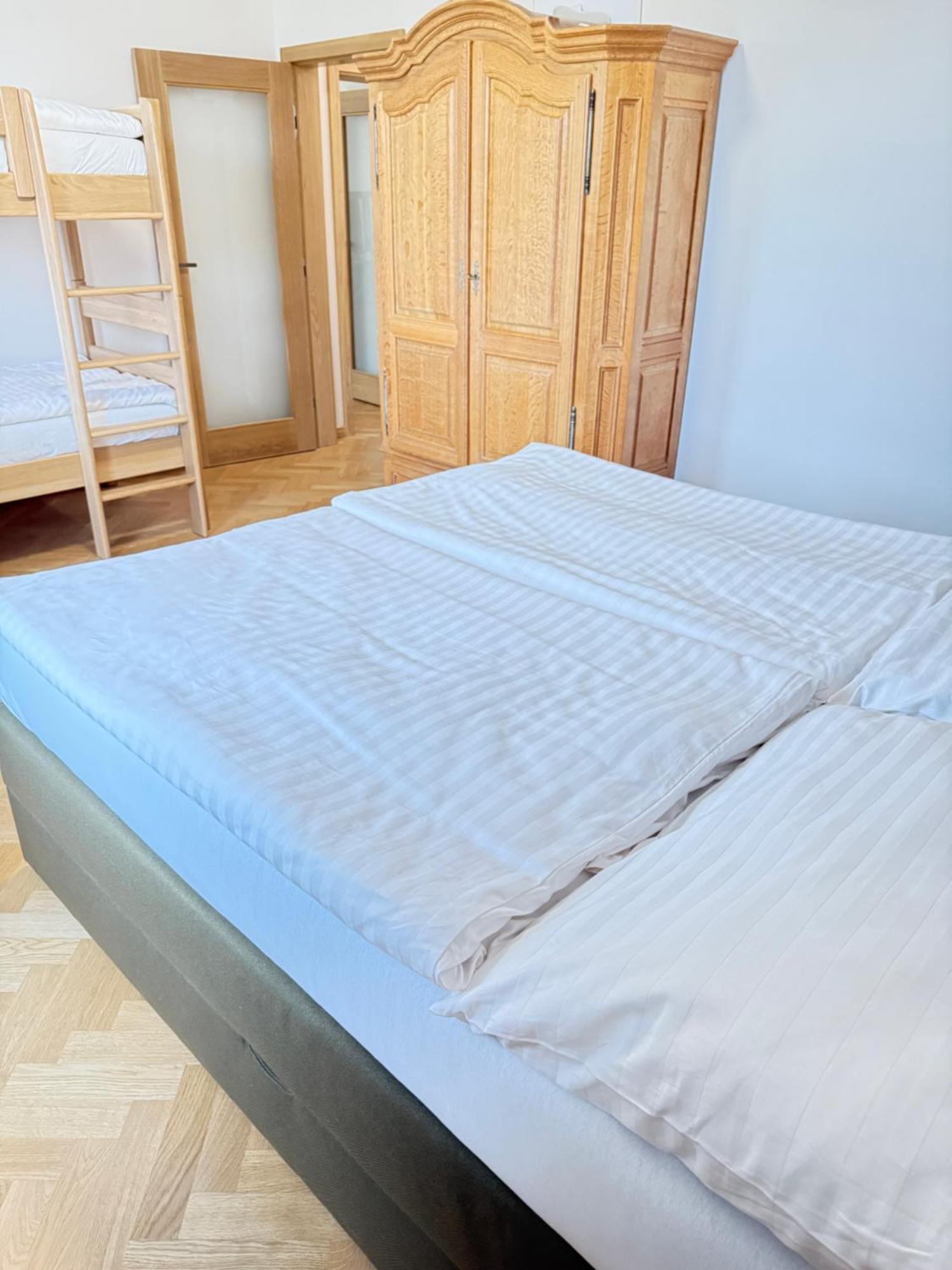 Familyvilla, New 4 Luxury Big Apartments, Parking Praha Eksteriør bilde